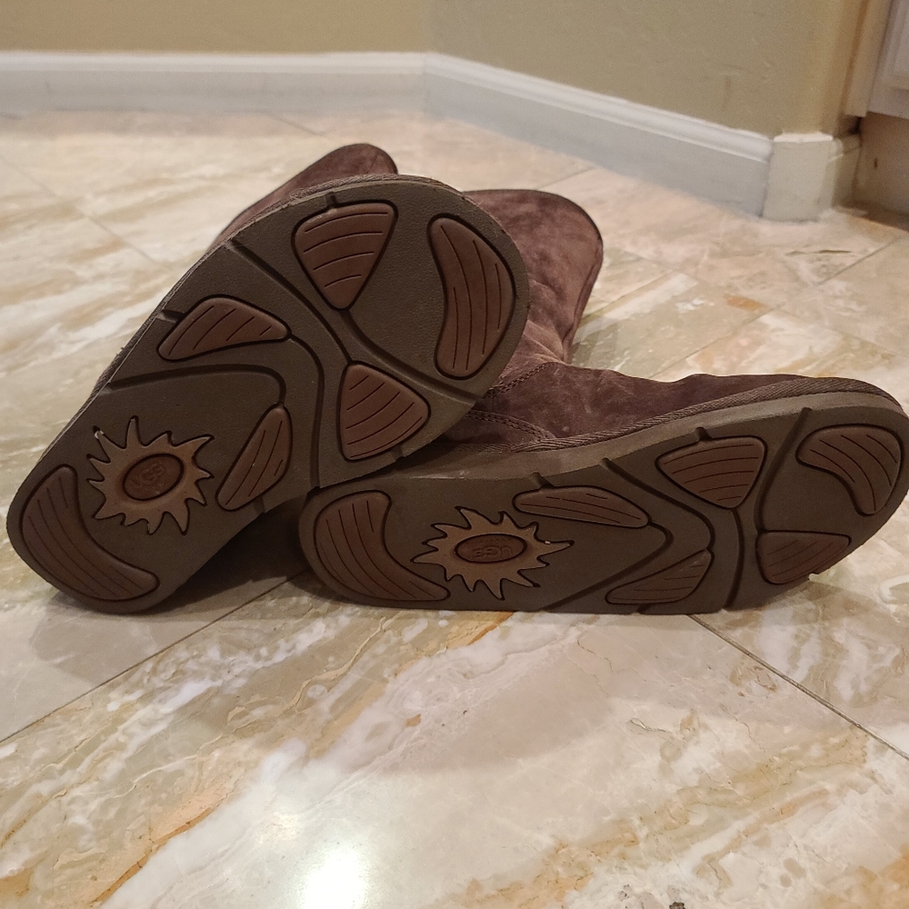 Ugg tall chocolate boots with zipper on back - Picture 3 of 4